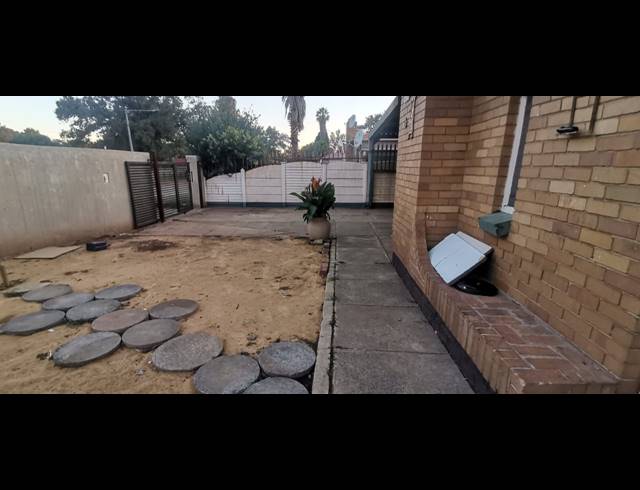 3 BEDROOM HOUSE FOR SALE IN VANDERBIJLPARK CE 1
